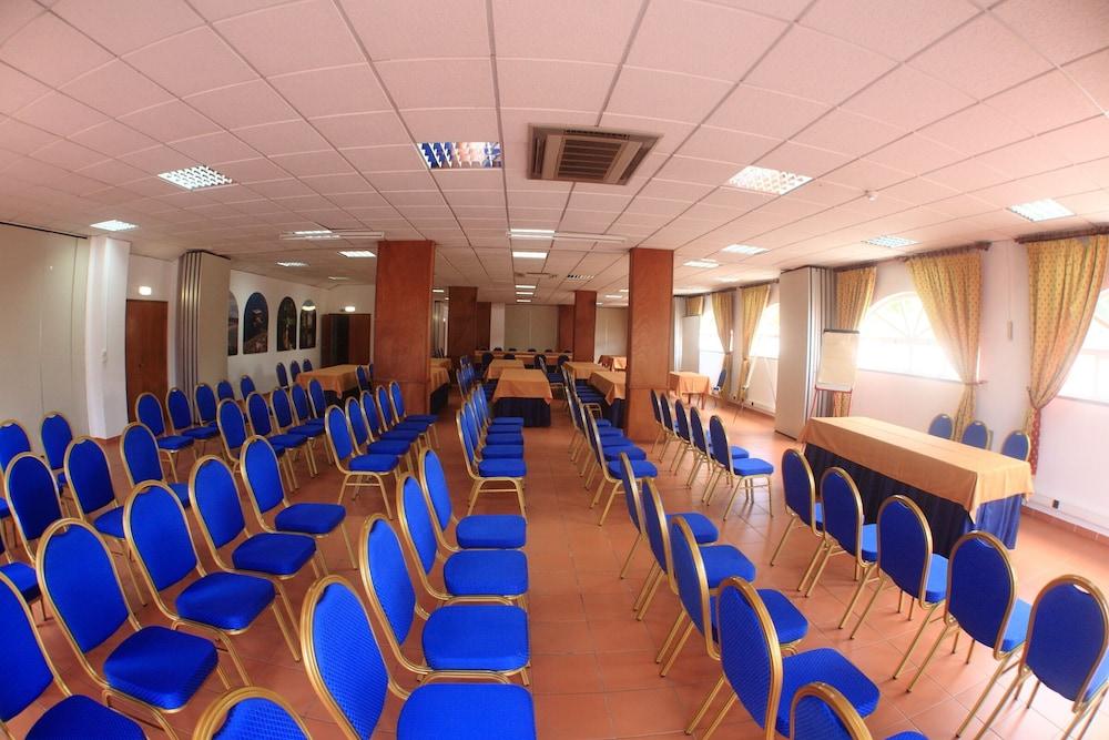 Hotel Caldas Internacional กัลดัส ดา ไฮน์ญา ภายนอก รูปภาพ